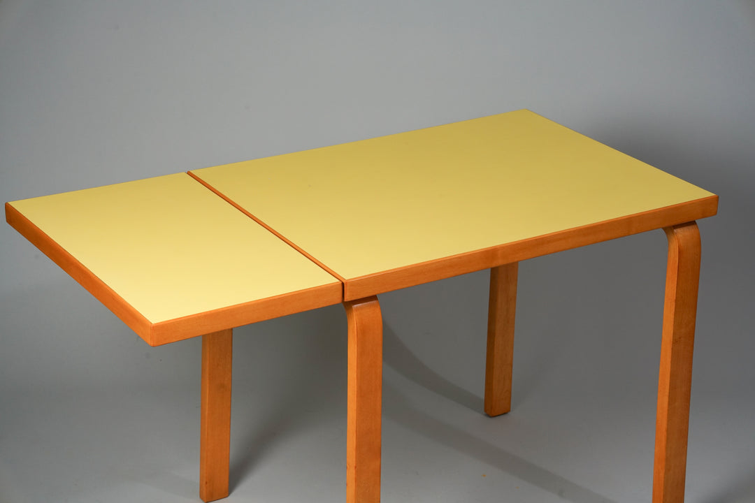Model DL 82 drop-leaf table, Alvar Aalto, Oy Huonekalu- ja Rakennustyötehdas Ab, 1950s