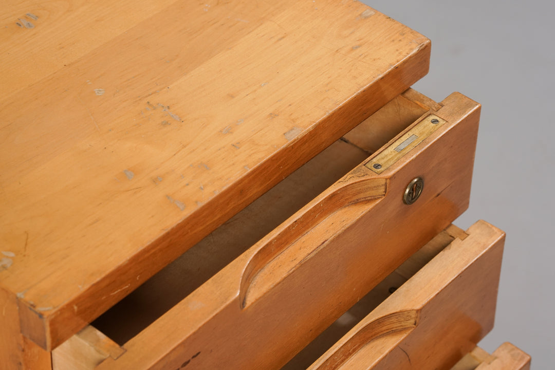 Model B96 chest of drawers, Aino Aalto, Oy Huonekalu- ja Rakennustyötehdas AB, 1930s 