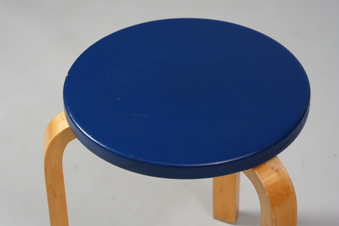 Jakkarat malli 60 (3 kpl), Alvar Aalto, Artek, 50/60-luku