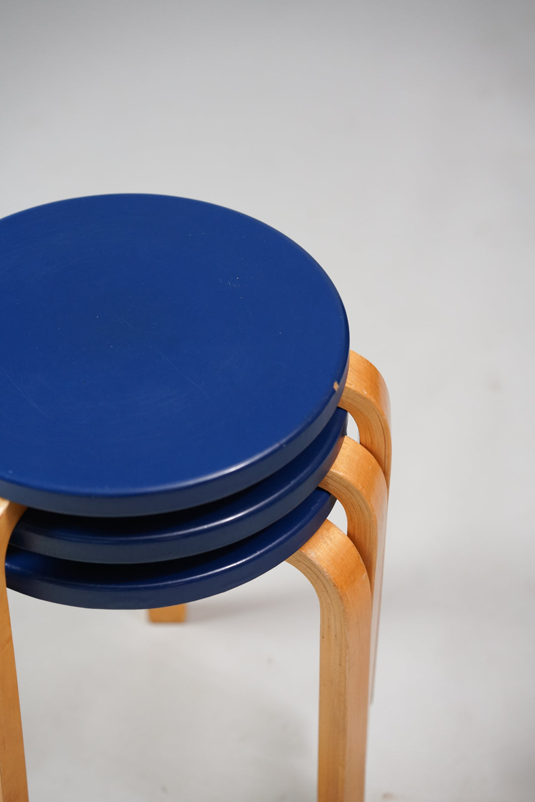 Jakkarat malli 60 (3 kpl), Alvar Aalto, Artek, 50/60-luku