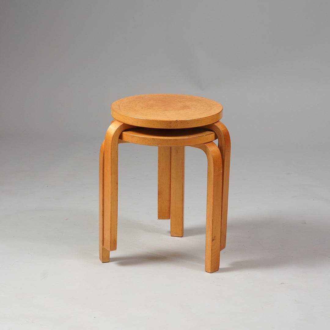 Stools model 60 (2 pieces), Alvar Aalto, Oy Huonekalu- ja Rakennustyötehdas, 1930's