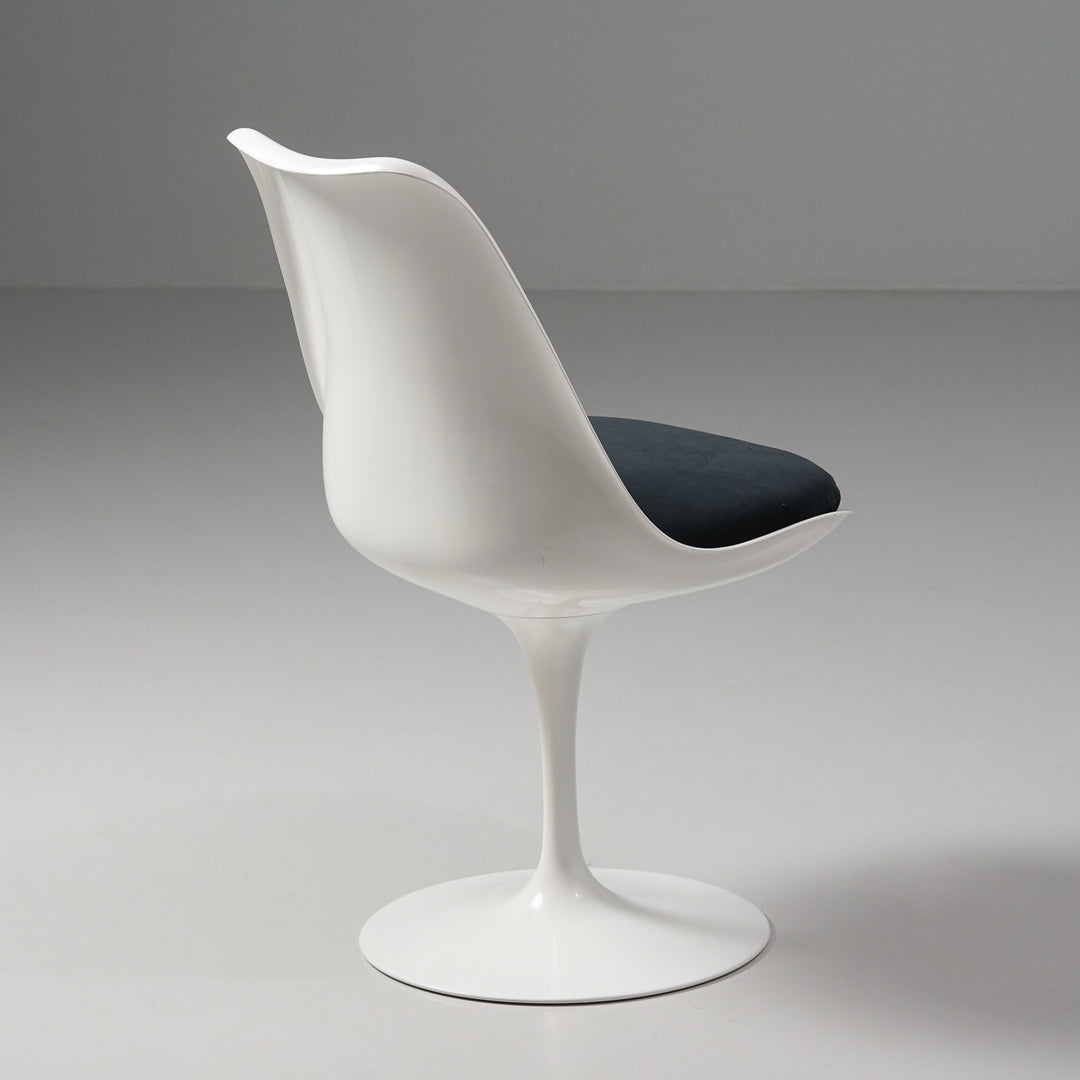 Model Tulppaani chairs (6 pieces), Eero Saarinen, Knoll, Late 20th Century
