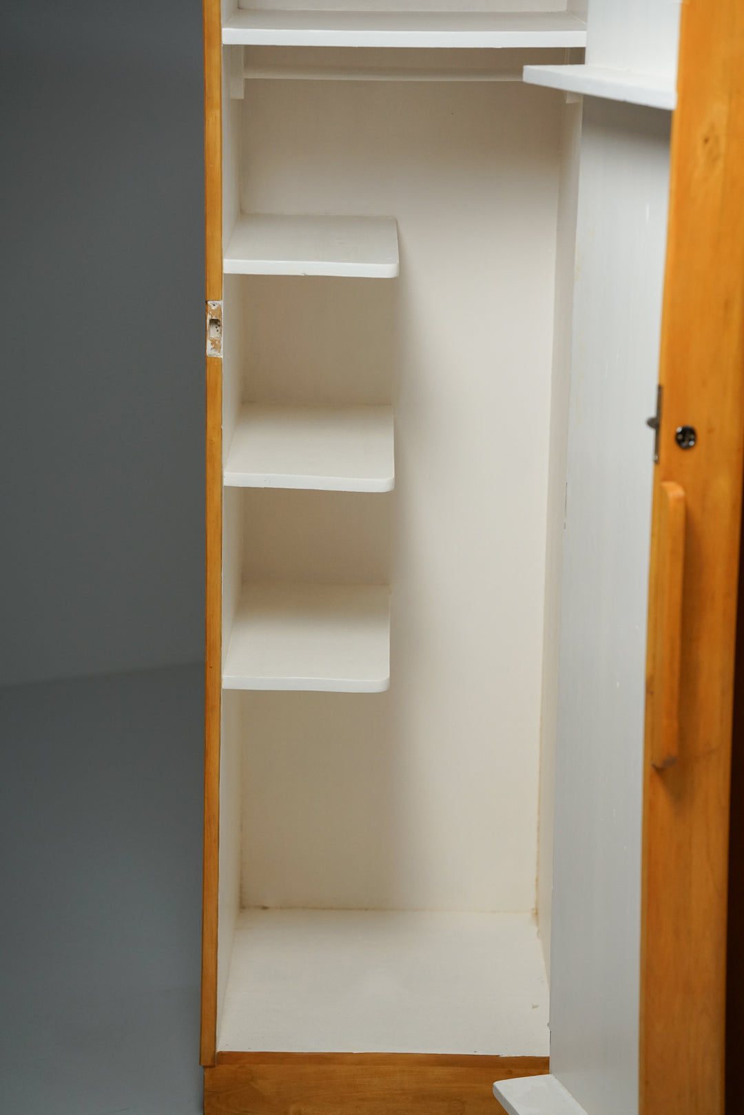 Wardrobe, Alvar Aalto, Oy Huonekalu- ja Rakennustyötehdas Ab, 1940s
