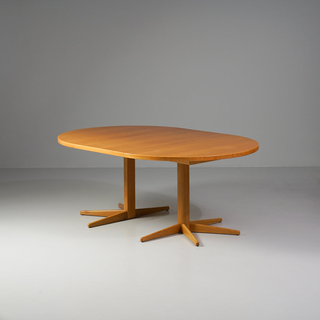 Model Rondo round extendable dining table, Olof Ottelin, Keravan Puusepäntehdas, 1960s