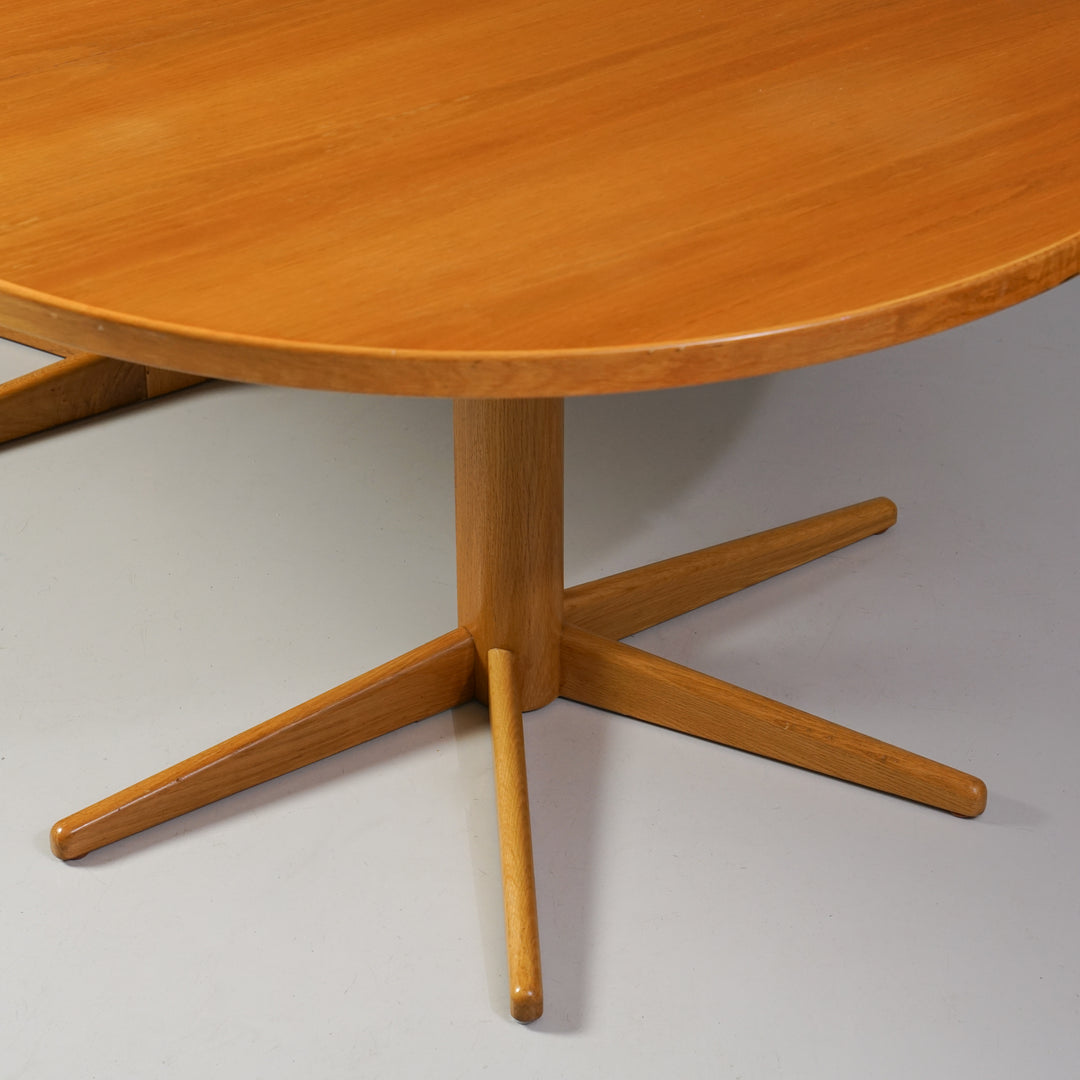 Model Rondo round extendable dining table, Olof Ottelin, Keravan Puusepäntehdas, 1960s