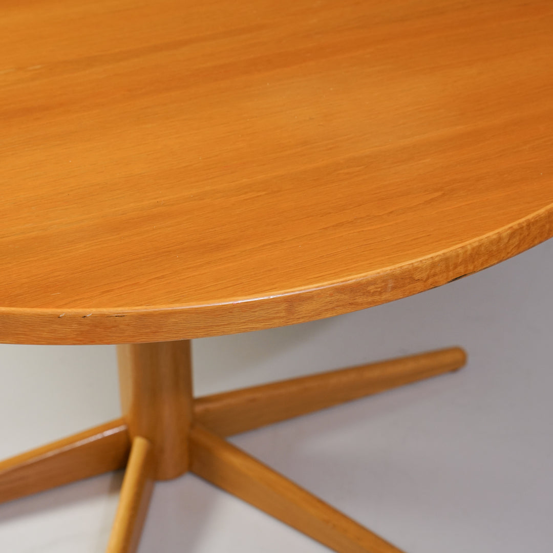 Model Rondo round extendable dining table, Olof Ottelin, Keravan Puusepäntehdas, 1960s