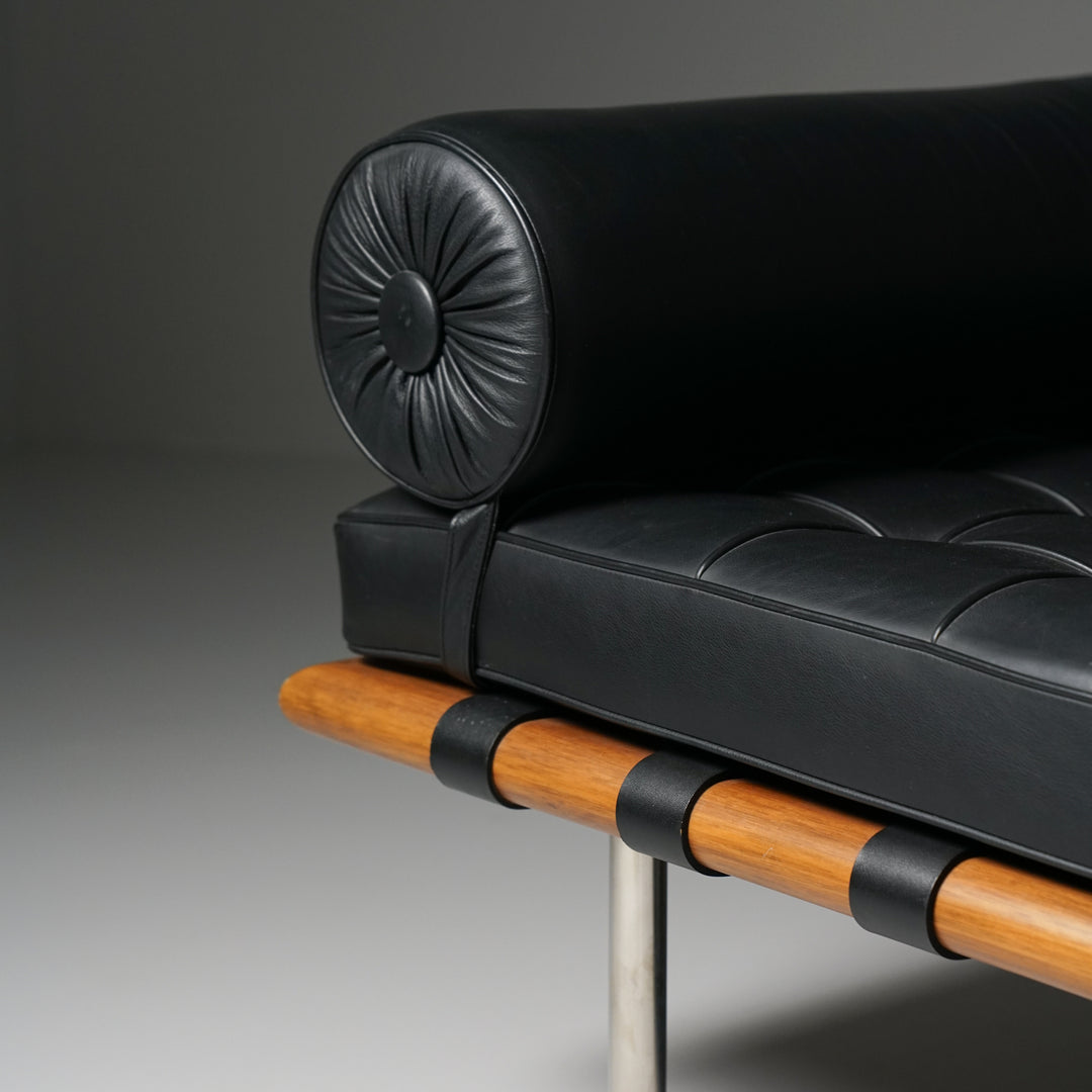 Malli Barcelona daybed, Ludwig Mies van der Rohe, Knoll, 2000-luvun alku