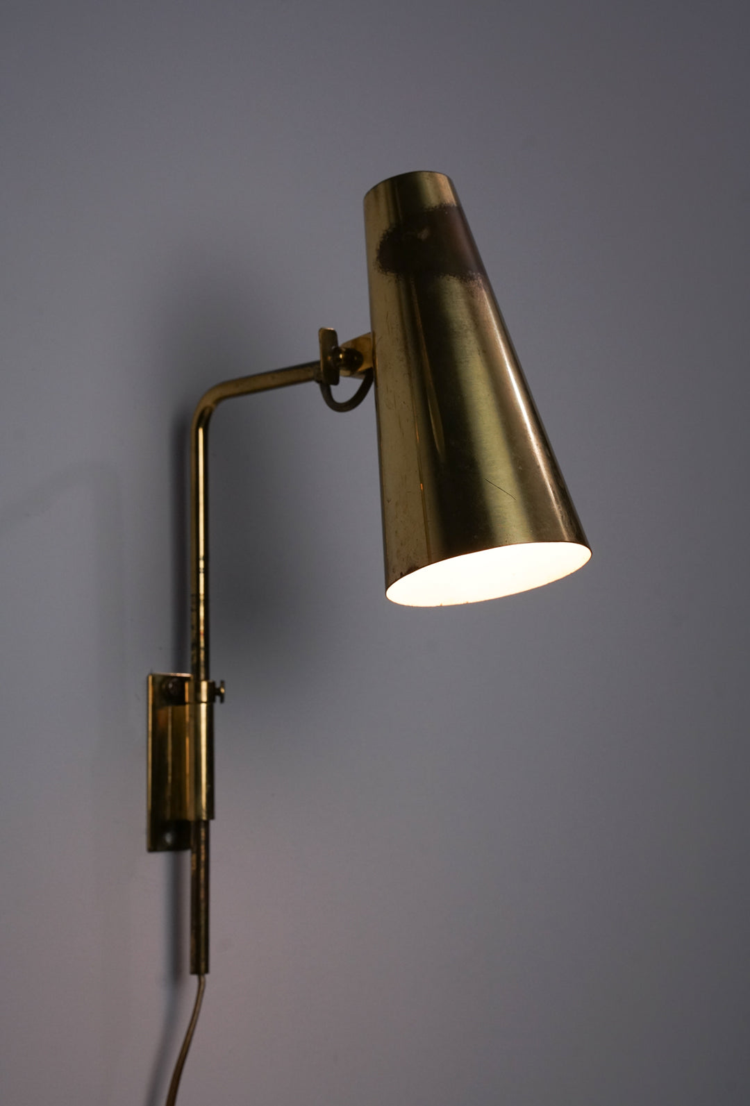 Pair of model 9459 wall lights, Paavo Tynell, Taito Oy, 1940/1950s